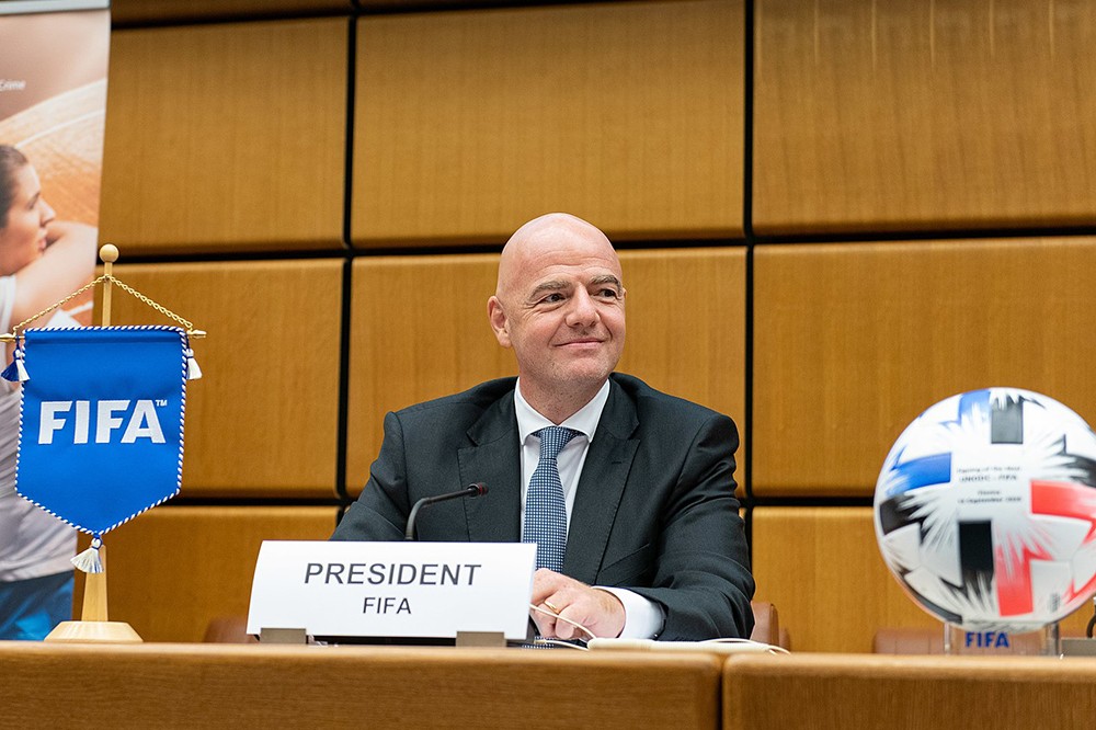 A FIFA elnöke a kétévenkénti vb-t ellenző európaiakat kritizálta