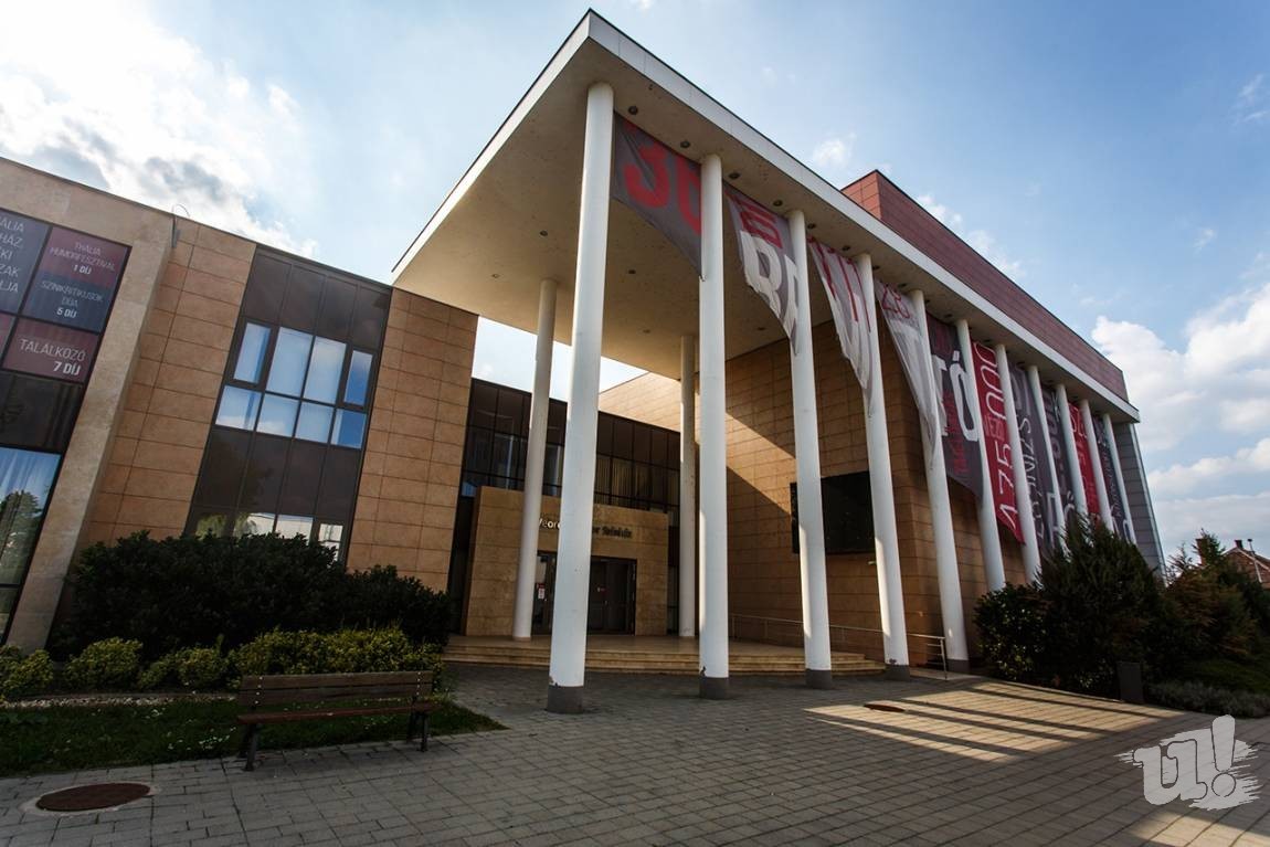 Ujra Varja A Nezoket A Szombathelyi Weores Sandor Szinhaz Ugytudjuk Hu
