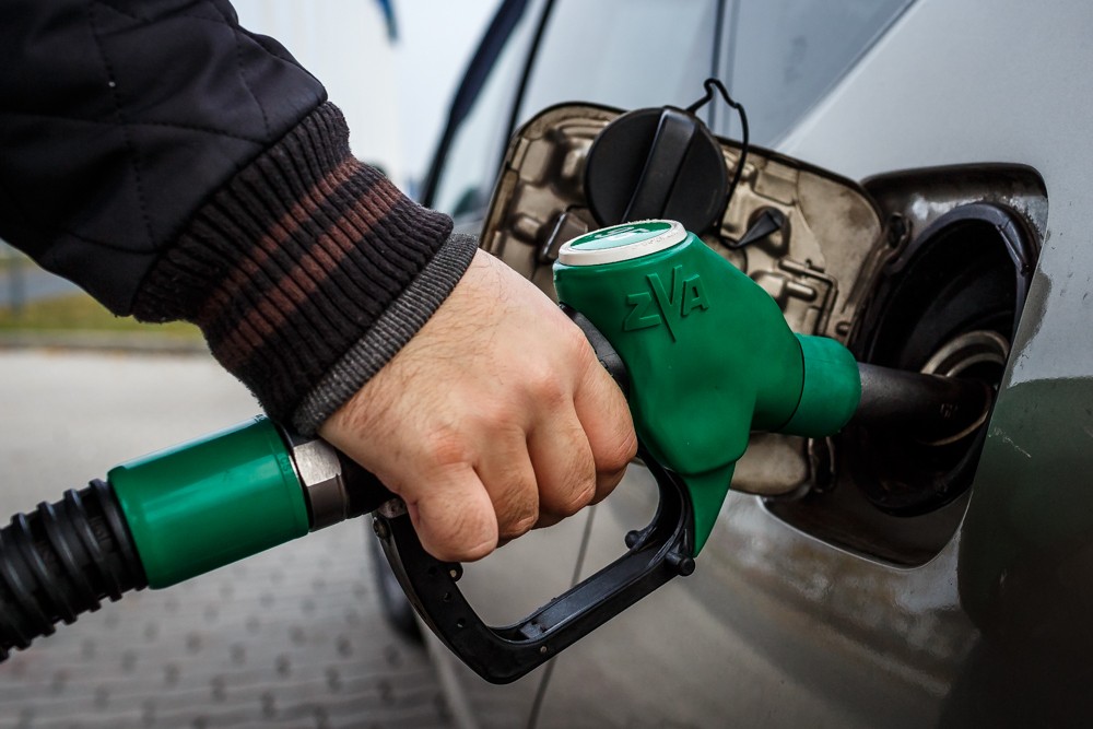 Akár 700 forintba is kerülhet egy liter benzin az árbefagyasztás után